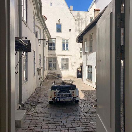 Old Bishop'S House Appartement Tallinn Buitenkant foto