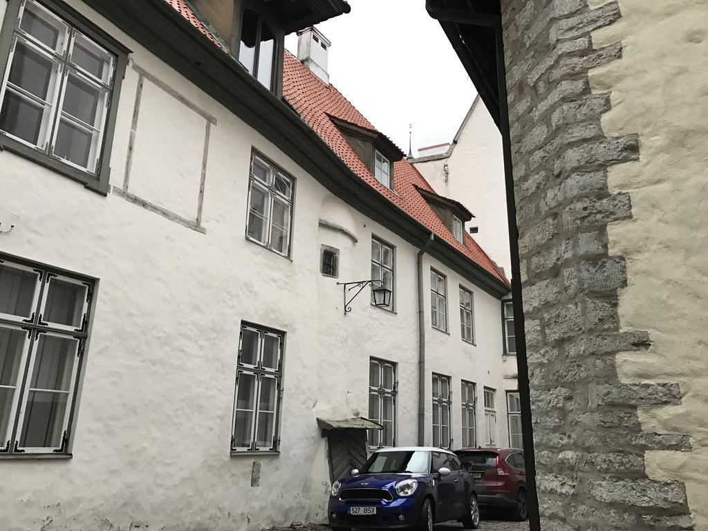 Old Bishop'S House Appartement Tallinn Buitenkant foto