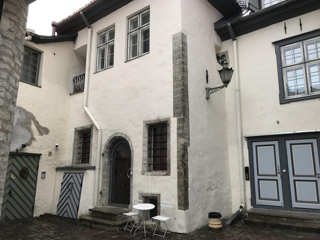 Old Bishop'S House Appartement Tallinn Buitenkant foto
